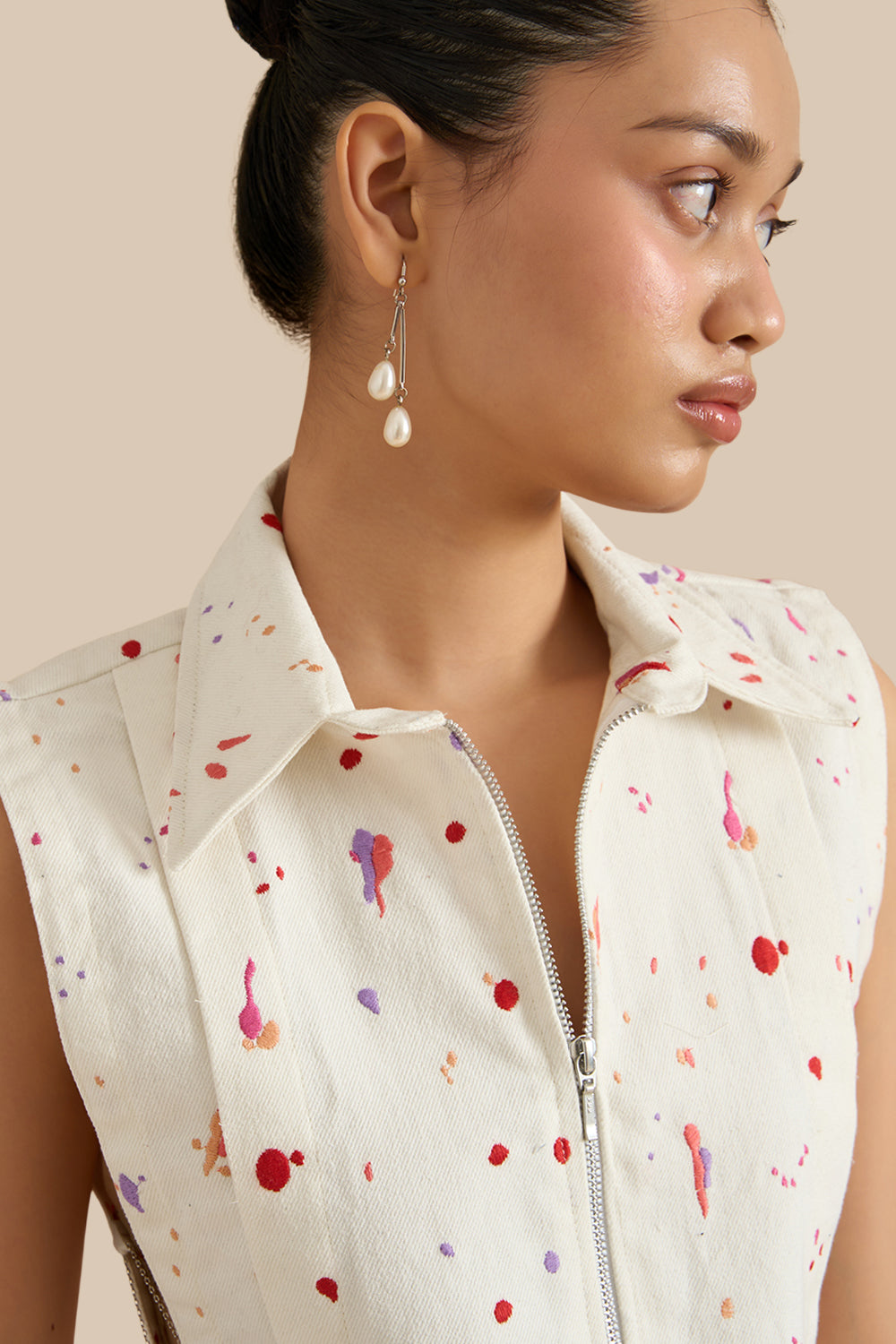 White Denim Embroidered Collar Pleat Bib Set