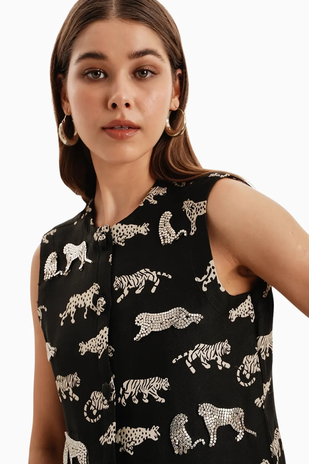 Black Leopard Jacquard Jacket with White Linen Pants